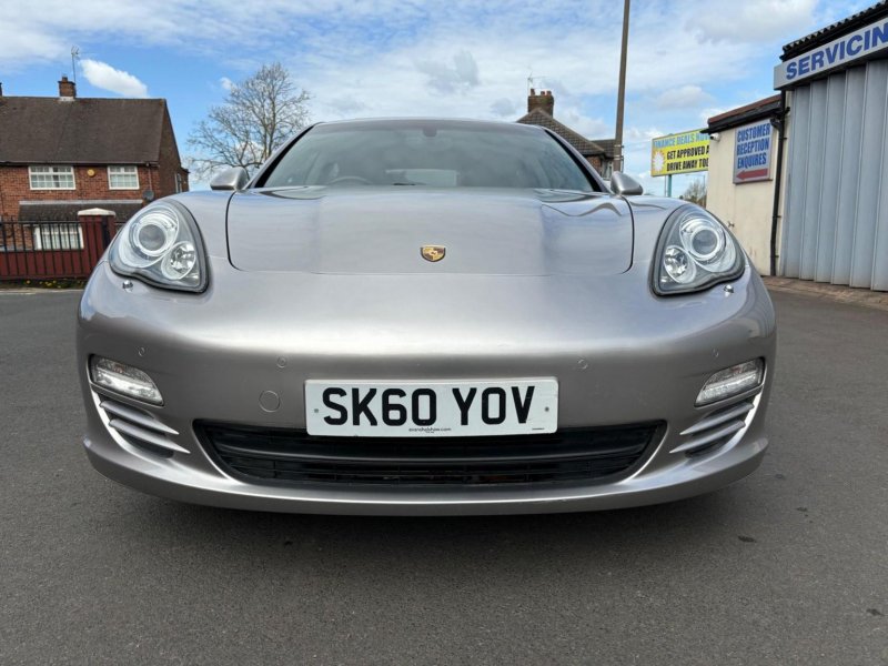 PORSCHE PANAMERA