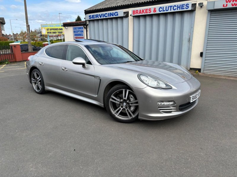 PORSCHE PANAMERA