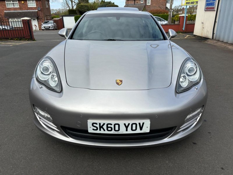 PORSCHE PANAMERA