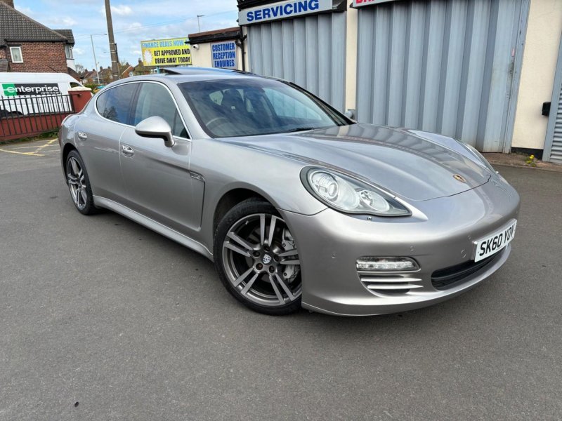 PORSCHE PANAMERA