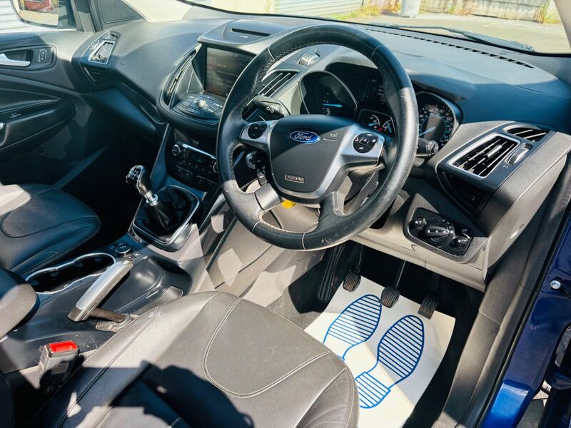 FORD KUGA