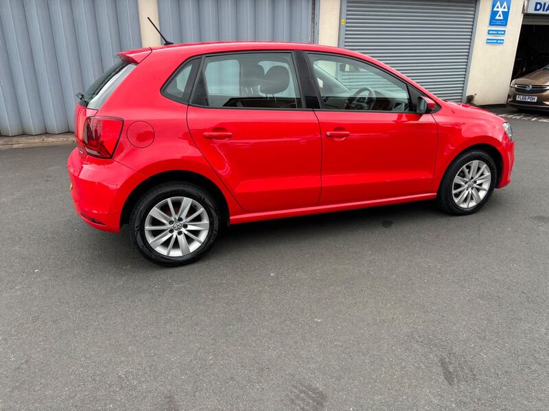 VOLKSWAGEN POLO