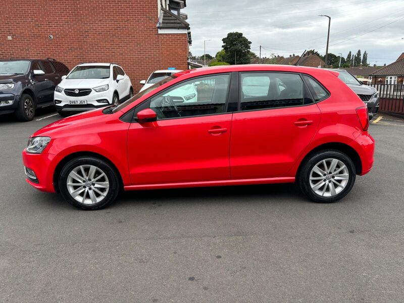 VOLKSWAGEN POLO