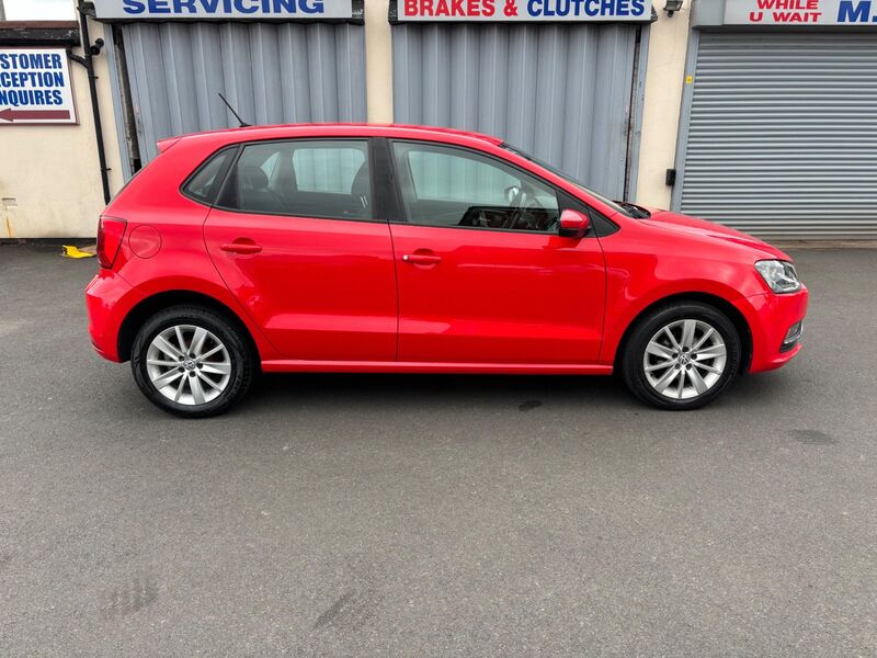 VOLKSWAGEN POLO