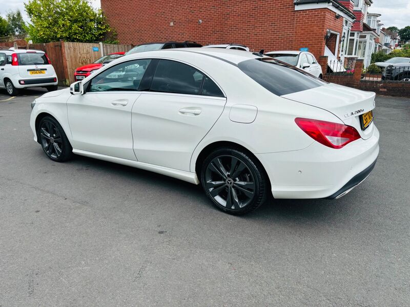 MERCEDES-BENZ CLA