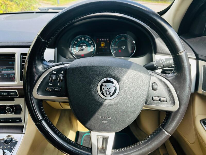 JAGUAR XF