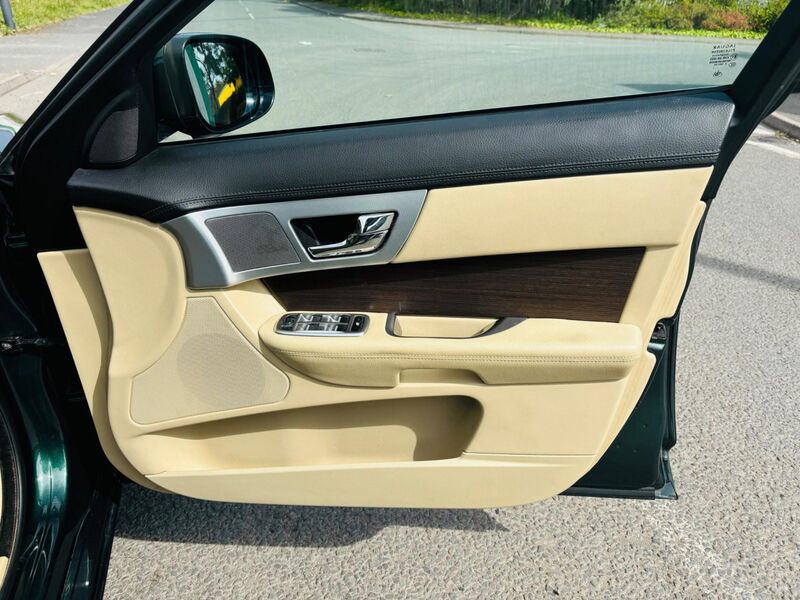 JAGUAR XF