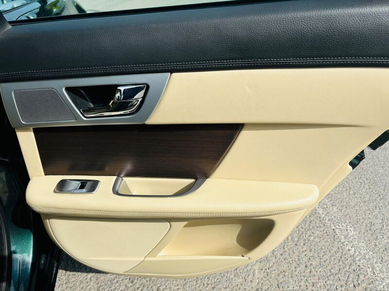 JAGUAR XF
