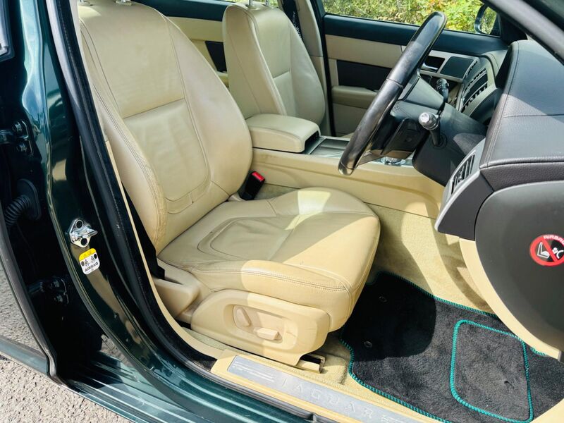 JAGUAR XF