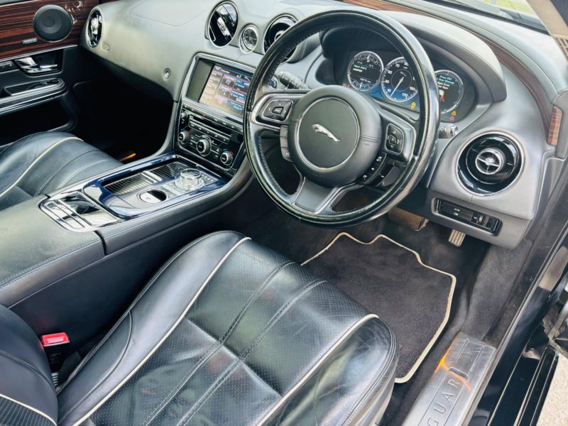 JAGUAR XJ