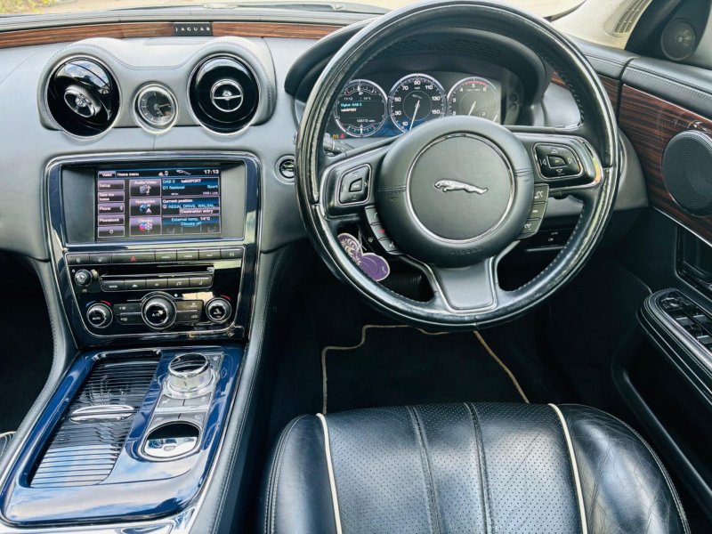 JAGUAR XJ