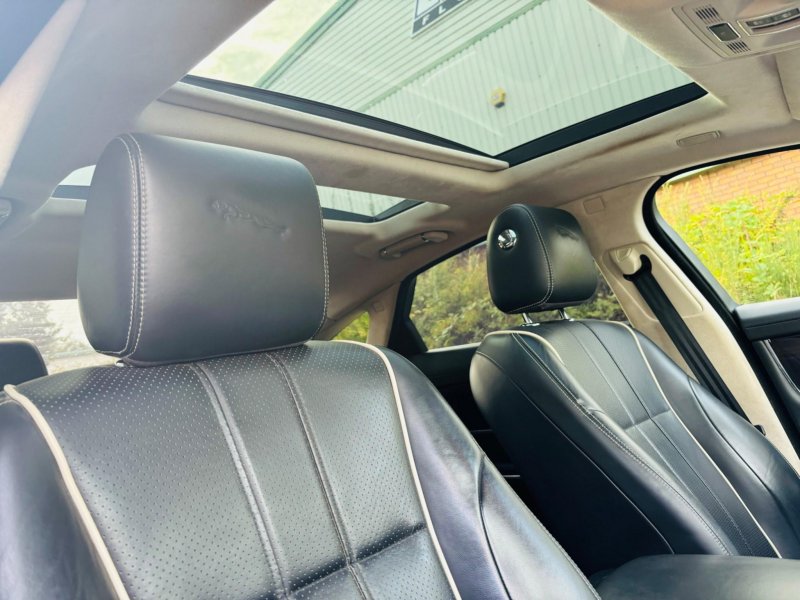 JAGUAR XJ