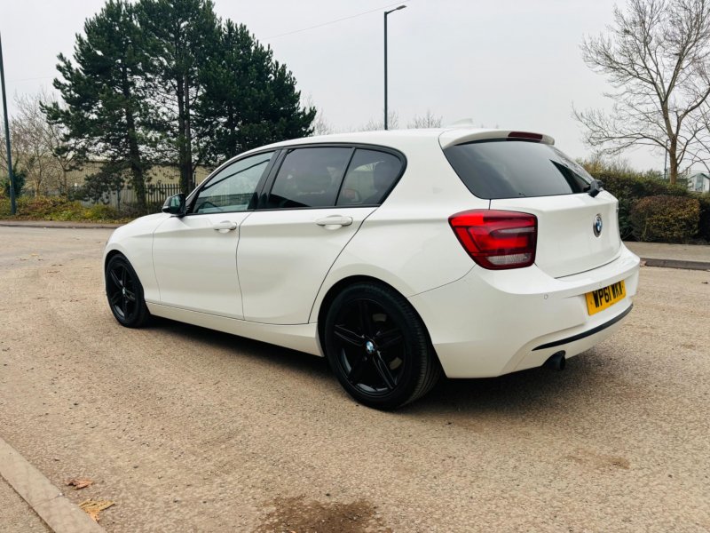 BMW 1 SERIES