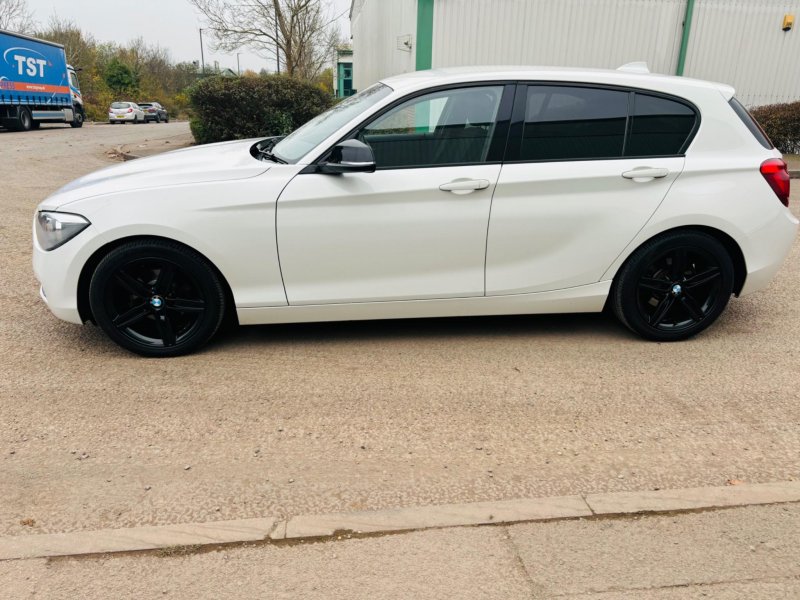 BMW 1 SERIES