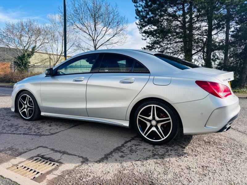 MERCEDES-BENZ CLA