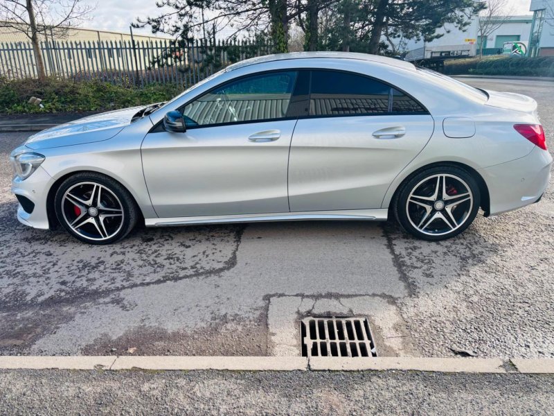 MERCEDES-BENZ CLA