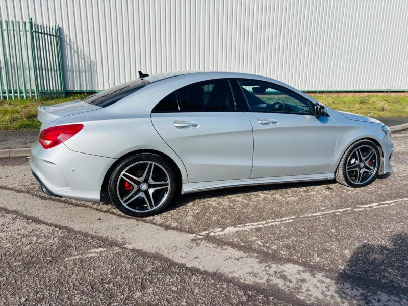 MERCEDES-BENZ CLA