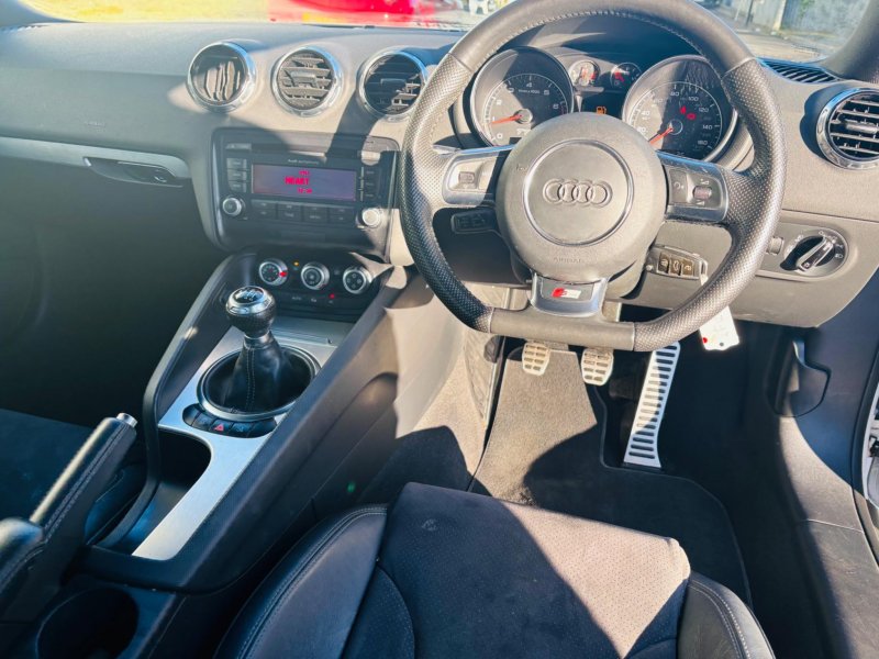 AUDI TT