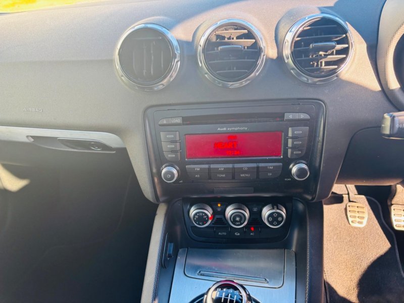 AUDI TT