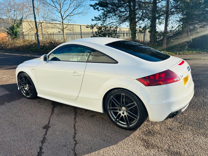 AUDI TT