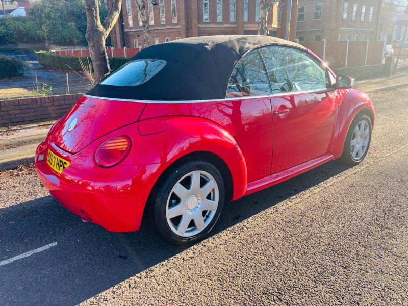 VOLKSWAGEN BEETLE
