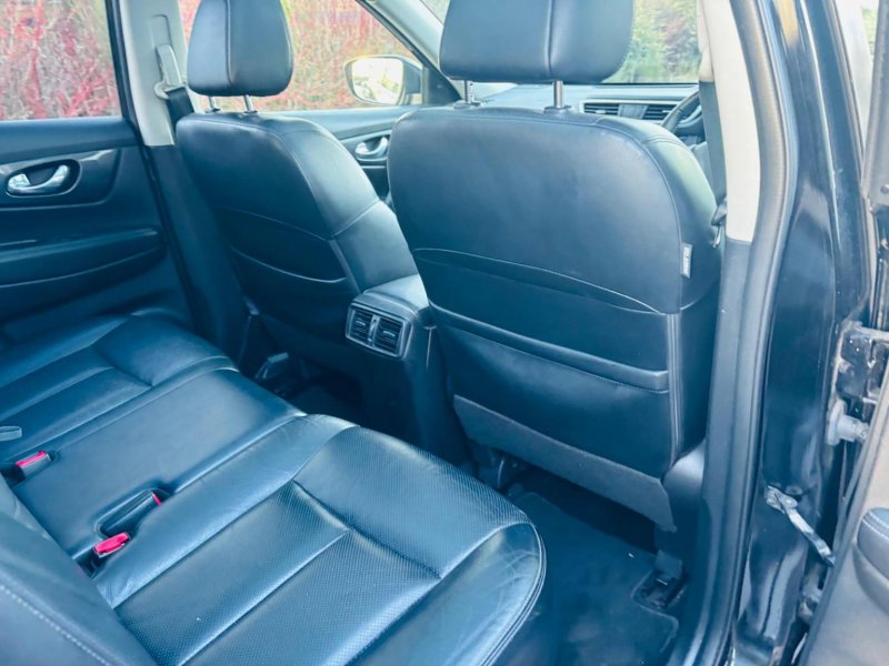 NISSAN X-TRAIL