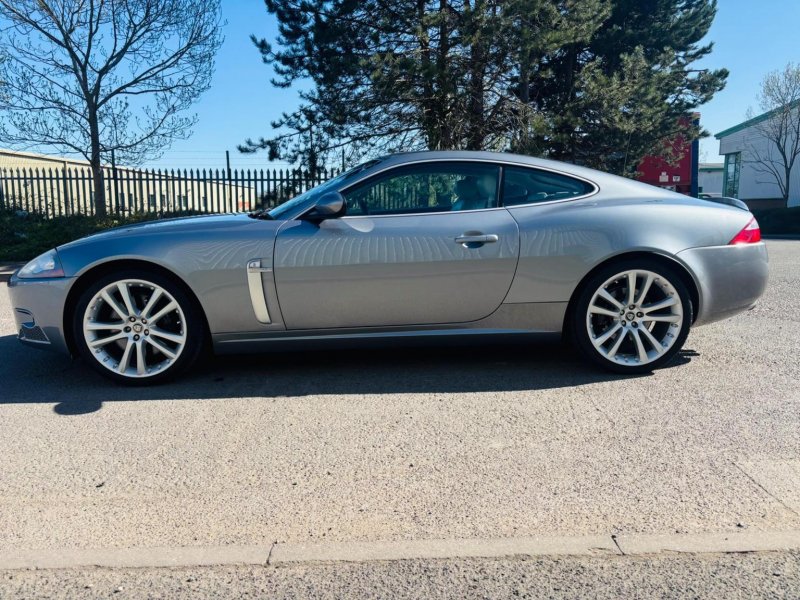 JAGUAR XKR