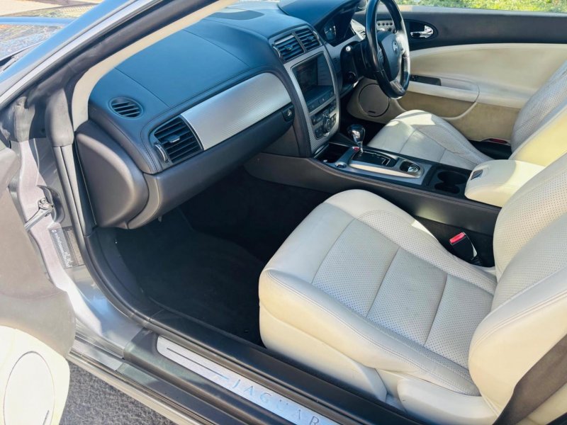 JAGUAR XKR