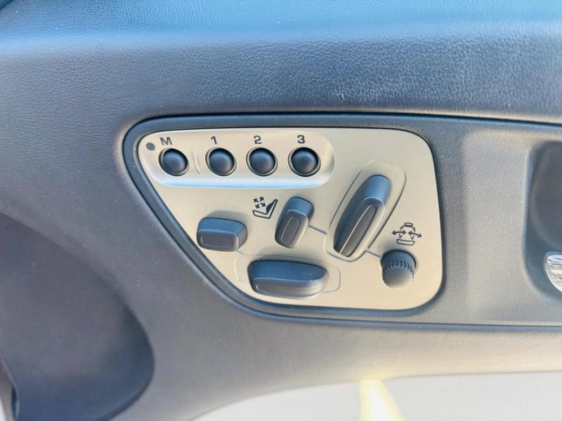 JAGUAR XKR