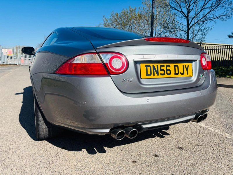JAGUAR XKR