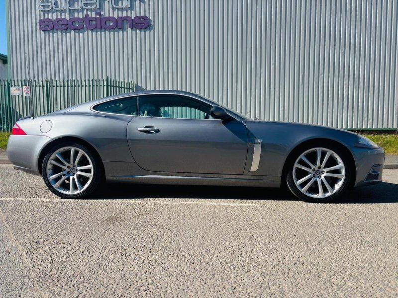 JAGUAR XKR