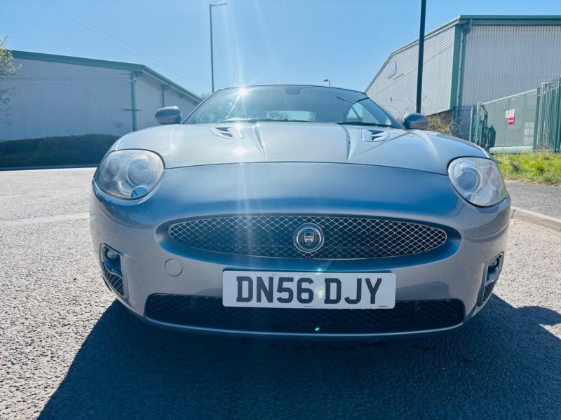 JAGUAR XKR
