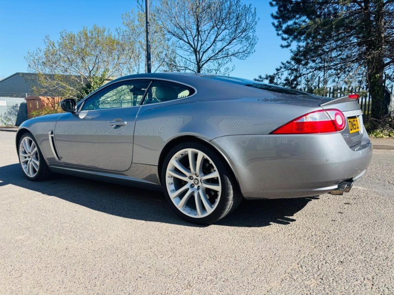 JAGUAR XKR