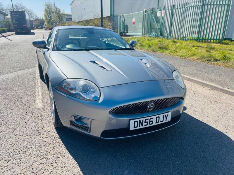 JAGUAR XKR