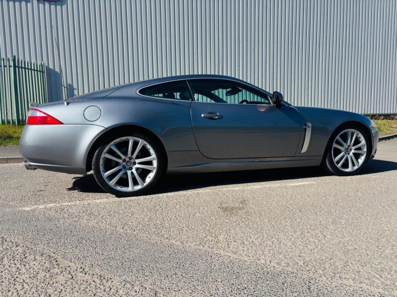 JAGUAR XKR