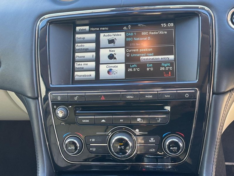 JAGUAR XJ