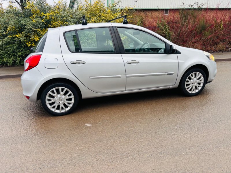 RENAULT CLIO