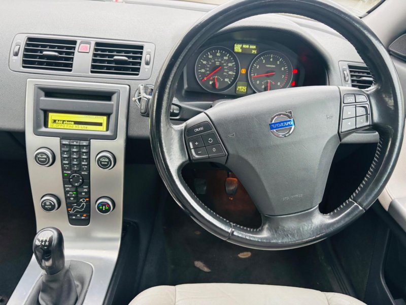 VOLVO S40