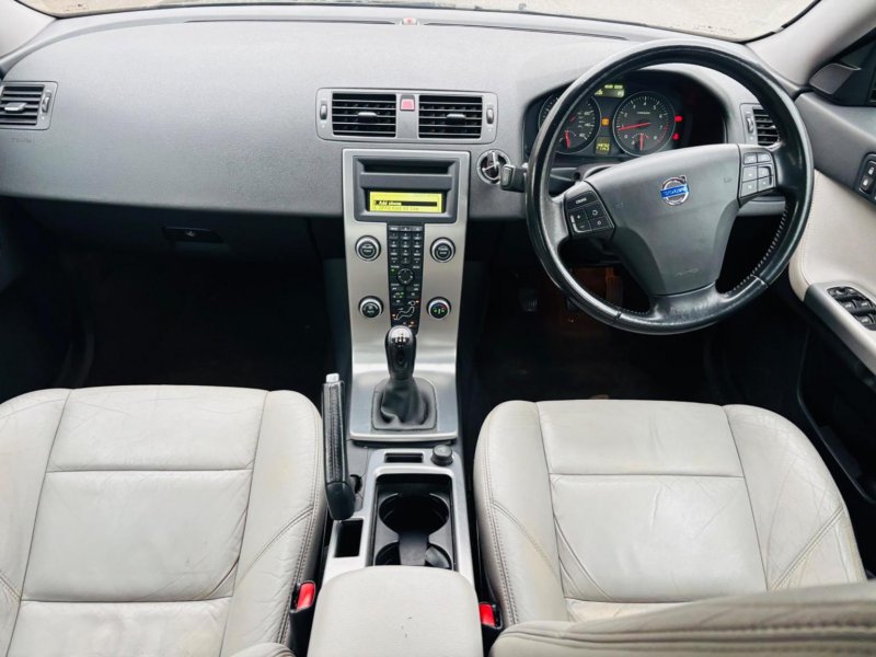 VOLVO S40