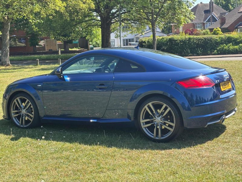 AUDI TT
