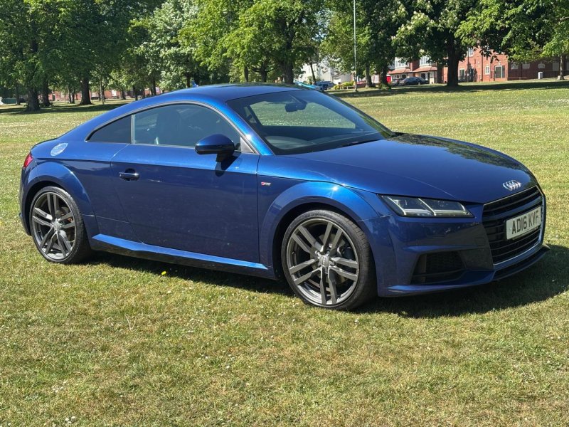 AUDI TT