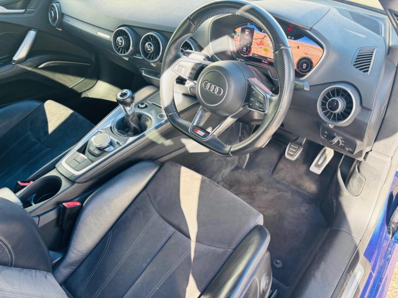 AUDI TT