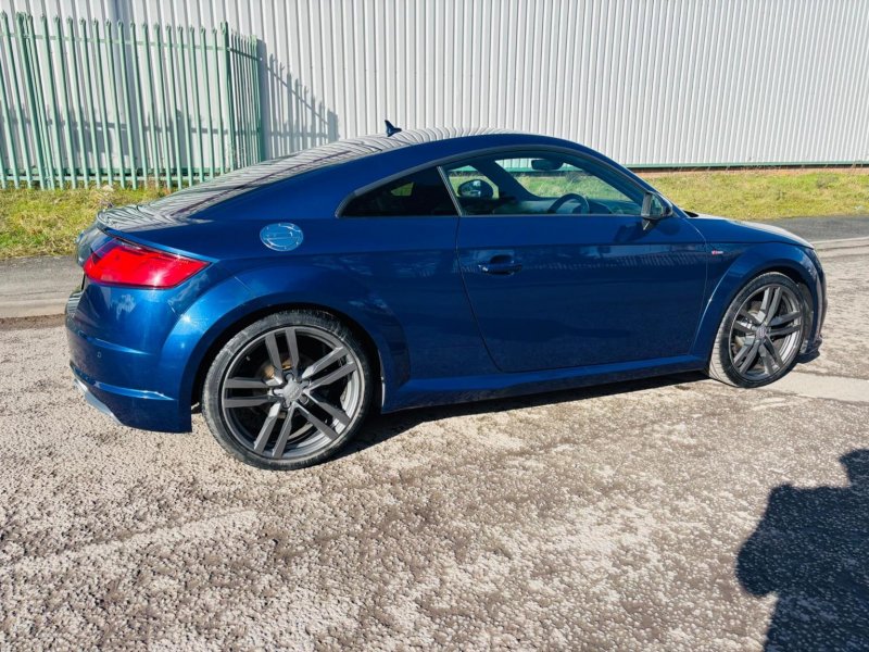 AUDI TT