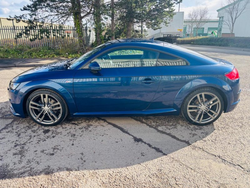 AUDI TT