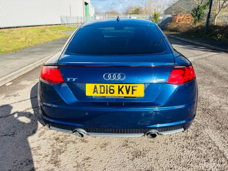 AUDI TT