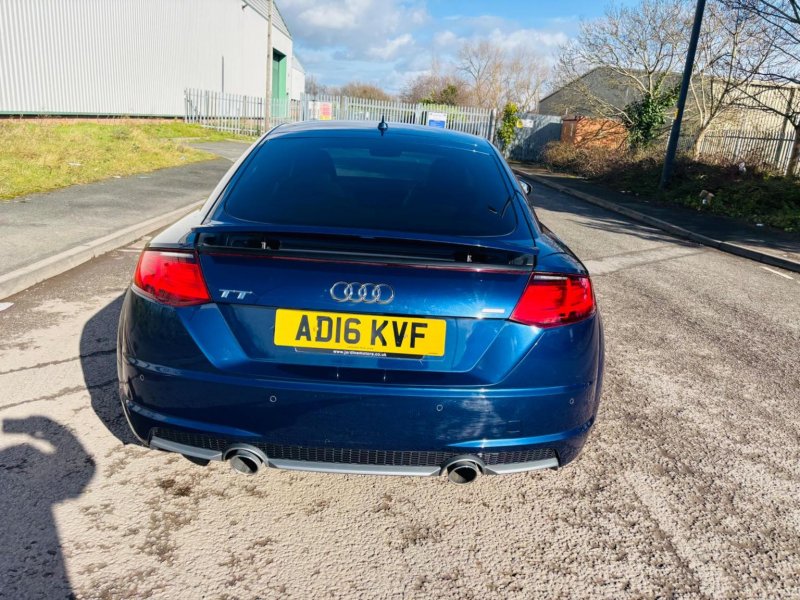 AUDI TT