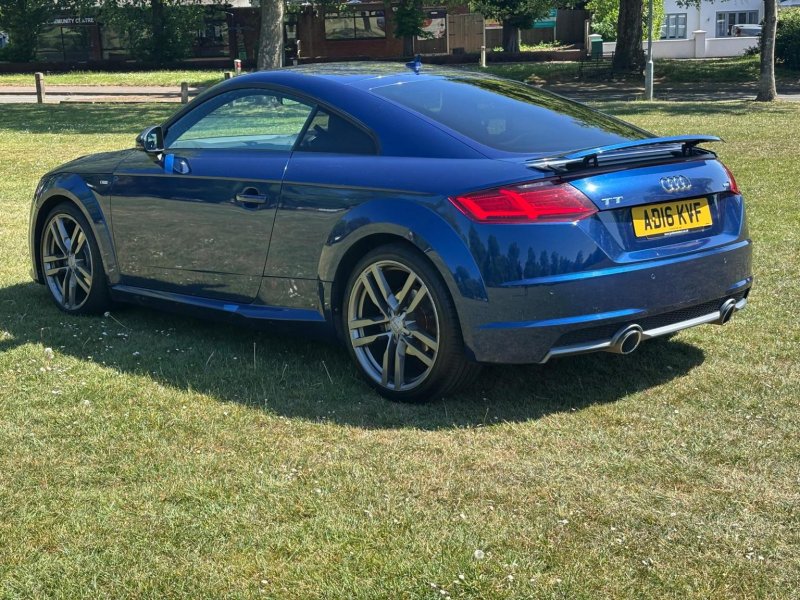 AUDI TT
