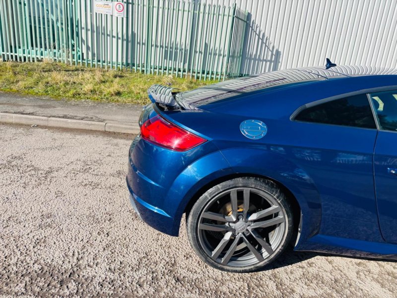 AUDI TT