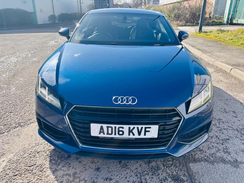 AUDI TT