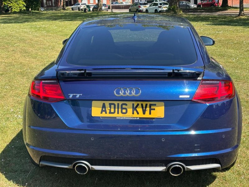 AUDI TT
